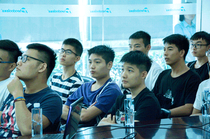 迎接一群高校学子!